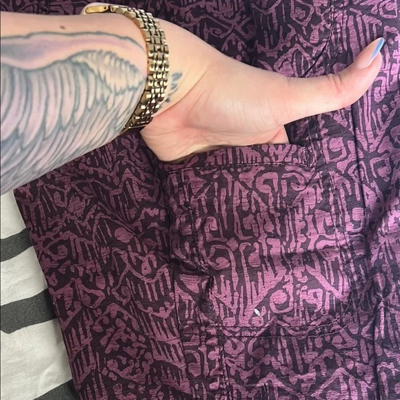 Purple patterned capris - Picture 7 of 7